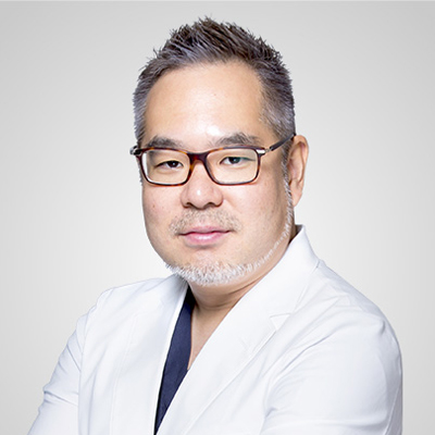 大会長 寺西 宏王 (TCB東京中央美容外科 理事長)
