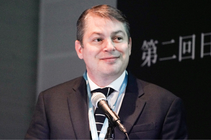 写真:Panfacial Treatment with Yvoire Volume Hyaluronic Acid Filler: Small Interventions with Subtle Results